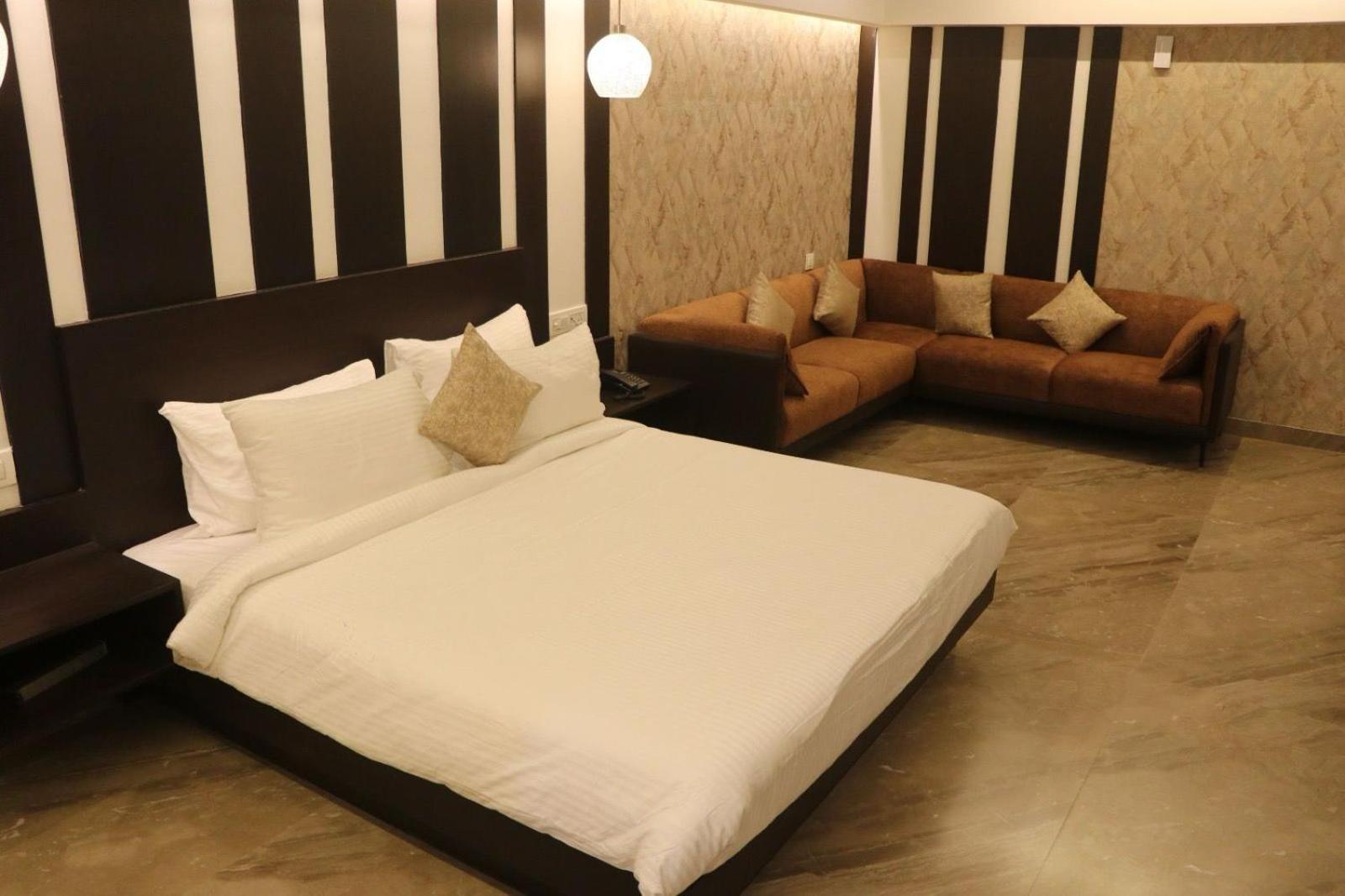 Hotel Kadamb Tree Jabalpur Luaran gambar