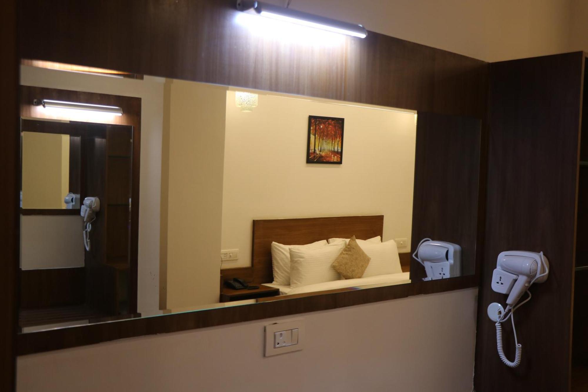 Hotel Kadamb Tree Jabalpur Luaran gambar